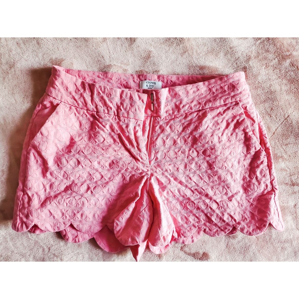 Crown & Ivy Petite Shelby Pink Scalloped Hem Shorts Size 2